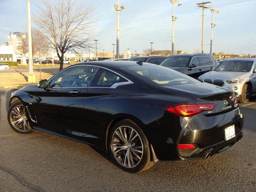 2017 INFINITI Q60 2.0t Premium