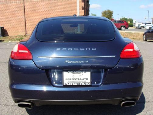 2011 Porsche Panamera 4