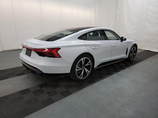 2022 Audi e-tron GT Prestige