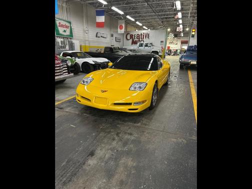 2004 Chevrolet Corvette Base