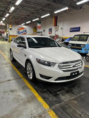 2016 Ford Taurus Limited