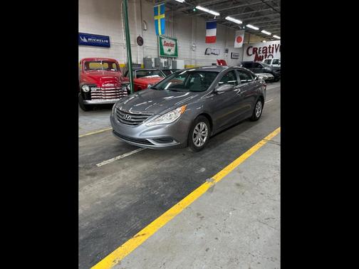 2011 Hyundai SONATA GLS