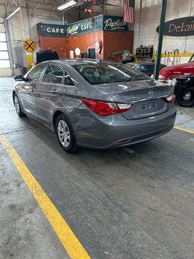 2011 Hyundai SONATA GLS