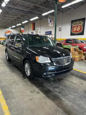 2016 Chrysler Town & Country Touring-L