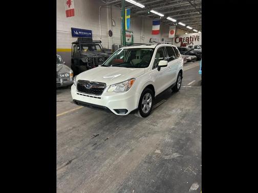 Crystal White Pearl 2016 Subaru Forester 2.5i Premium