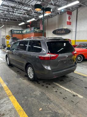 2015 Toyota Sienna XLE