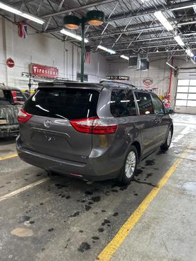 2015 Toyota Sienna XLE