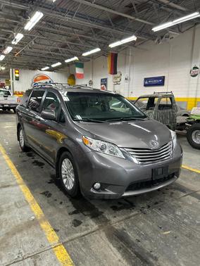 2015 Toyota Sienna XLE