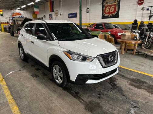 2020 Nissan Kicks S