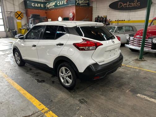 2020 Nissan Kicks S