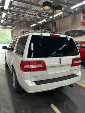 2013 Lincoln Navigator Base