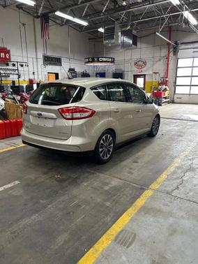 2017 Ford C-Max Energi Titanium