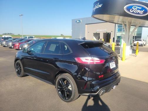 2022 Ford Edge ST