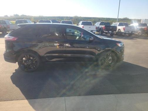 2022 Ford Edge ST