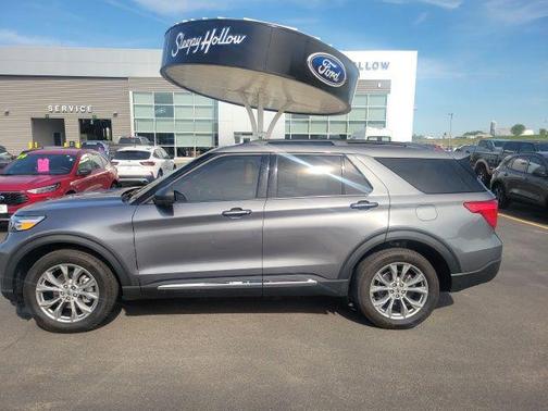 Carbonized Gray Metallic 2024 Ford Explorer XLT