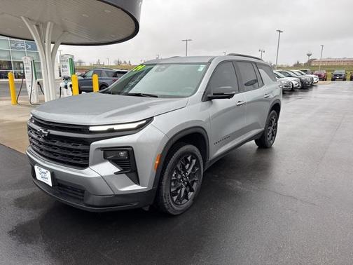 2024 Chevrolet Traverse LT