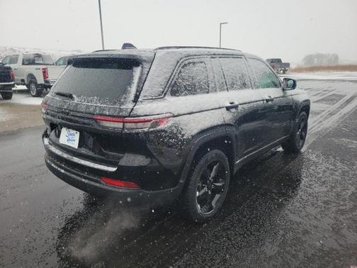 2022 Jeep Grand Cherokee Altitude