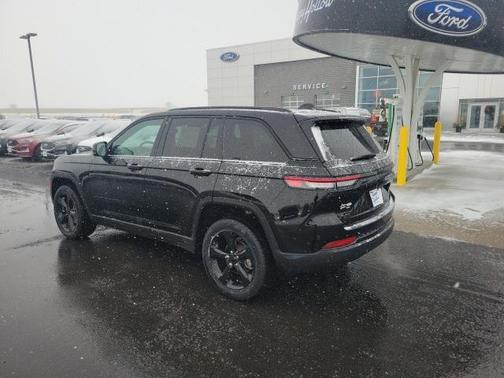 2022 Jeep Grand Cherokee Altitude