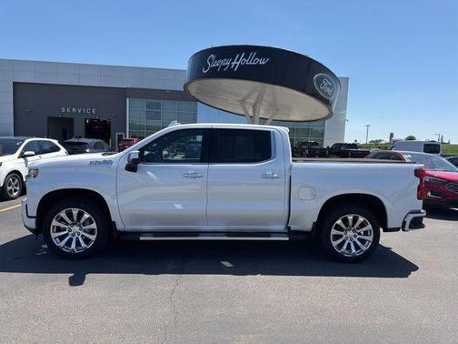 Iridescent Pearl Tricoat 2021 Chevrolet Silverado 1500 High Country