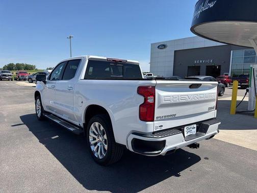 Iridescent Pearl Tricoat 2021 Chevrolet Silverado 1500 High Country