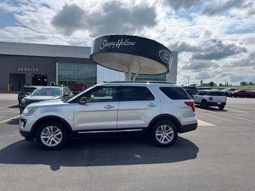 Ingot Silver 2019 Ford Explorer XLT