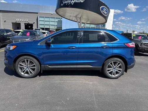 2022 Ford Edge Titanium