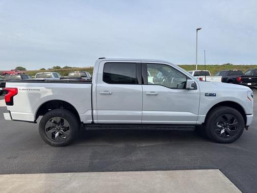 2025 Ford F-150 Lightning LARIAT