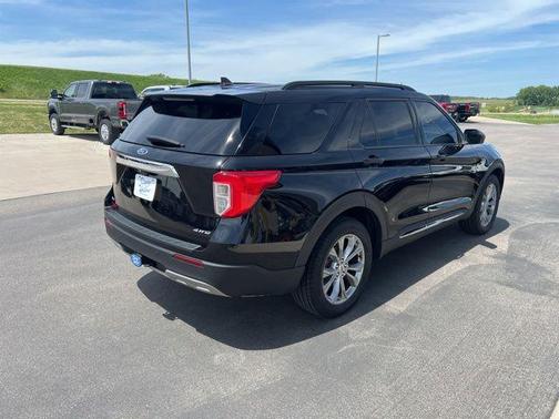 Agate Black Metallic 2023 Ford Explorer XLT