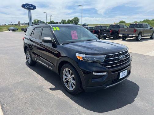 Agate Black Metallic 2023 Ford Explorer XLT