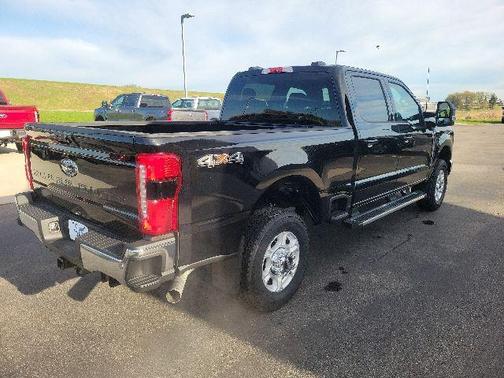Agate Black Metallic 2026 Ford F-350 XLT