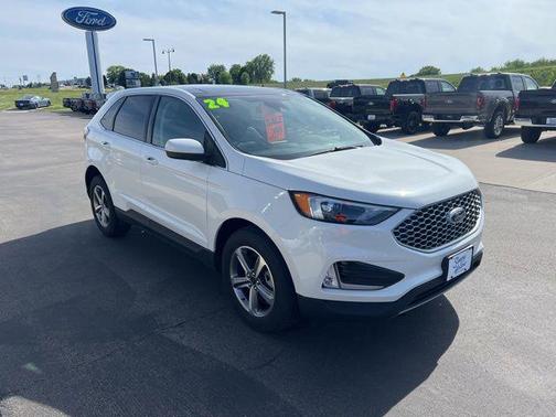Star White Metallic Tri-Coat 2024 Ford Edge SEL