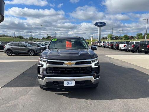 Dark Ash Metallic 2022 Chevrolet Silverado 1500 LT
