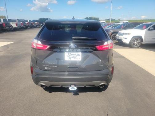 2021 Ford Edge Titanium
