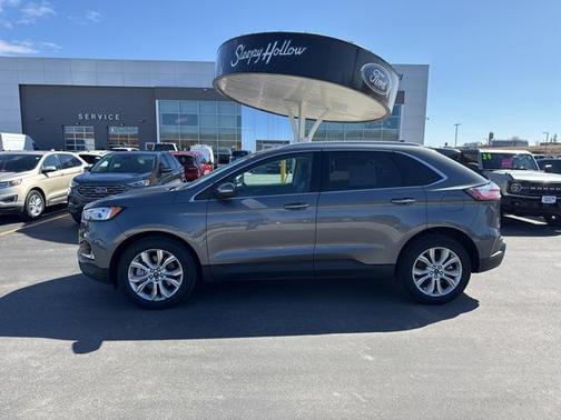 2022 Ford Edge Titanium