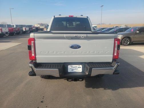 Avalanche 2026 Ford F-350 Lariat