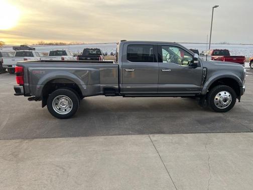 2024 Ford F-450 Lariat