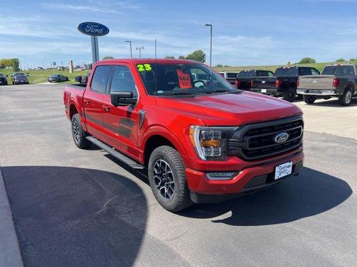 Hot Pepper Red Metallic Tinted Clearcoat 2023 Ford F-150 XLT