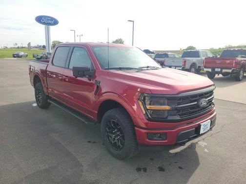 Ruby Red Metallic Tinted Clearcoat 2026 Ford F-150 XLT