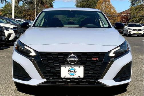 2023 Nissan Altima SR FWD