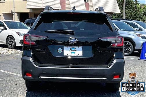 Crystal Black Silica 2024 Subaru Outback Onyx Edition