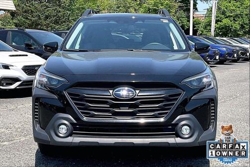 Crystal Black Silica 2024 Subaru Outback Onyx Edition
