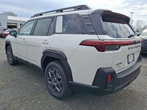 Crystal White Pearl 2026 Subaru Outback Premium