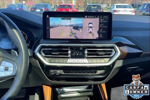 Mineral White Metallic 2024 BMW X4 xDrive30i