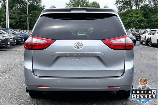 Silver Sky Metallic 2018 Toyota Sienna XLE