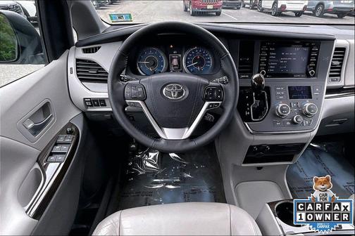 Silver Sky Metallic 2018 Toyota Sienna XLE