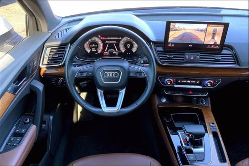 2022 Audi Q5 45 S line Premium Plus