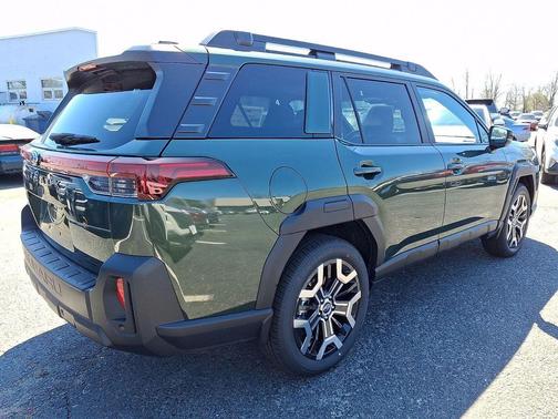 Deep Emerald Green Pearl 2026 Subaru Outback Touring XT