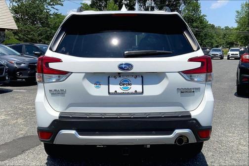 Crystal White Pearl 2021 Subaru Forester Touring