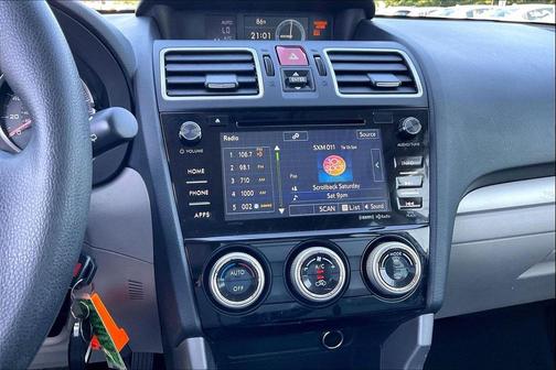 Crystal White Pearl 2018 Subaru Forester 2.5i Premium