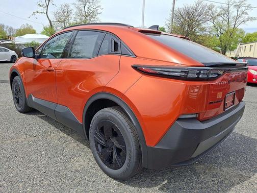 Habanero Orange Metallic 2026 Subaru Uncharted Sport